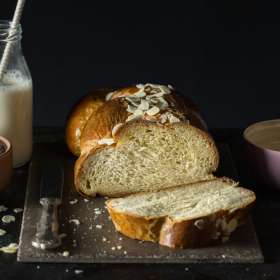 Chrisanthidis classic Tsoureki with Flaked Almonds 450g - Image 2